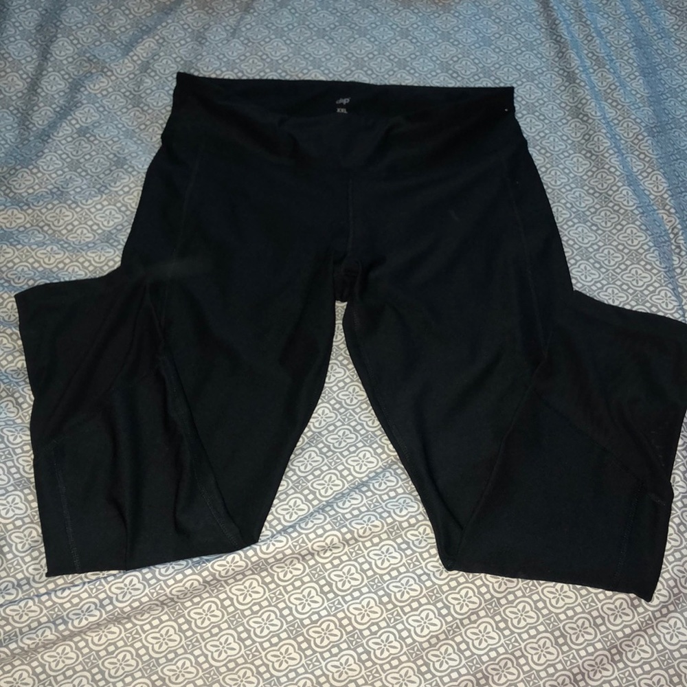 Black leggings.
